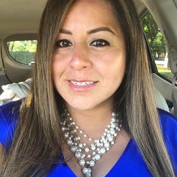 Meet your Posher - Picture 7 of 12